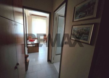 Hall / corridoio - Bilocale via Koerner
 
7, Milano - foto 12