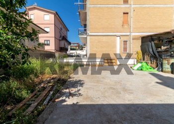 Edificio all\'aperto - Bilocale Via Corvara
44, Roma - foto 20