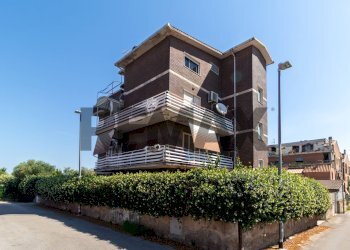 Edificio all\'aperto - Attico Via Bellante
42, Roma - foto 15
