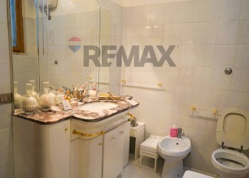 Bagno - Quadrilocale via Innocenzo XII
 
15, Ariccia - foto 13