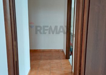 Hall / corridoio - Trilocale Via Indipendenza
 
6, Robbiate - foto 10