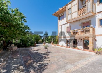 Edificio all\'aperto - Villa via trenta salme
 
1, Castelvetrano - photo 82