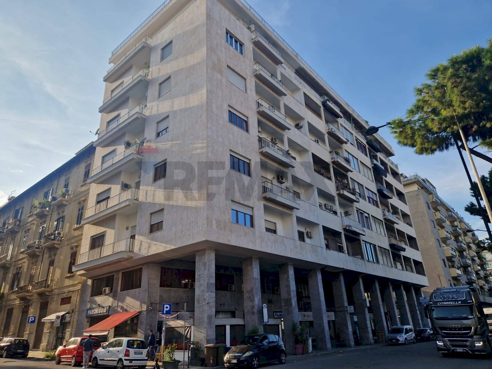 Edificio all\'aperto - Trilocale Via Francesco Crispi
 
84, Palermo - foto 1