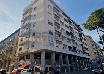 Edificio all\'aperto - Trilocale Via Francesco Crispi
 
84, Palermo - foto 1