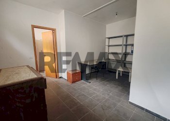 Ufficio - Cantina / Solaio via Palmiro Togliatti
 
12, Ragusa - foto 20