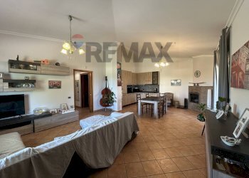 Sala da pranzo - Semi-detached house via retarola
 
99-101, Velletri - photo 9