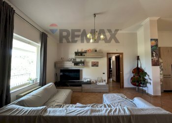 Soggiorno - Semi-detached house via retarola
 
99-101, Velletri - photo 10