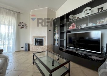 Soggiorno - Semi-detached house via retarola
 
99-101, Velletri - photo 54
