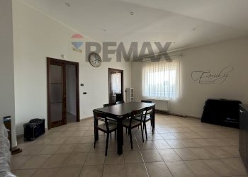 Sala da pranzo - Semi-detached house via retarola
 
99-101, Velletri - photo 57