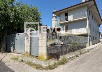 Foto 41 - Independent house via Santi Cosma e Damiano
 
11, Fagagna - photo 41