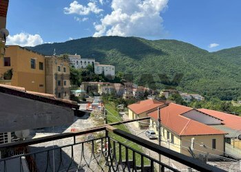 Vista delle montagne - Appartamento Viale Roma
 
9, Colli a Volturno - foto 7