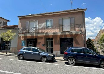 Casa all\'aperto - Commercial Premises Viale Roma
 
7, Colli a Volturno - photo 1