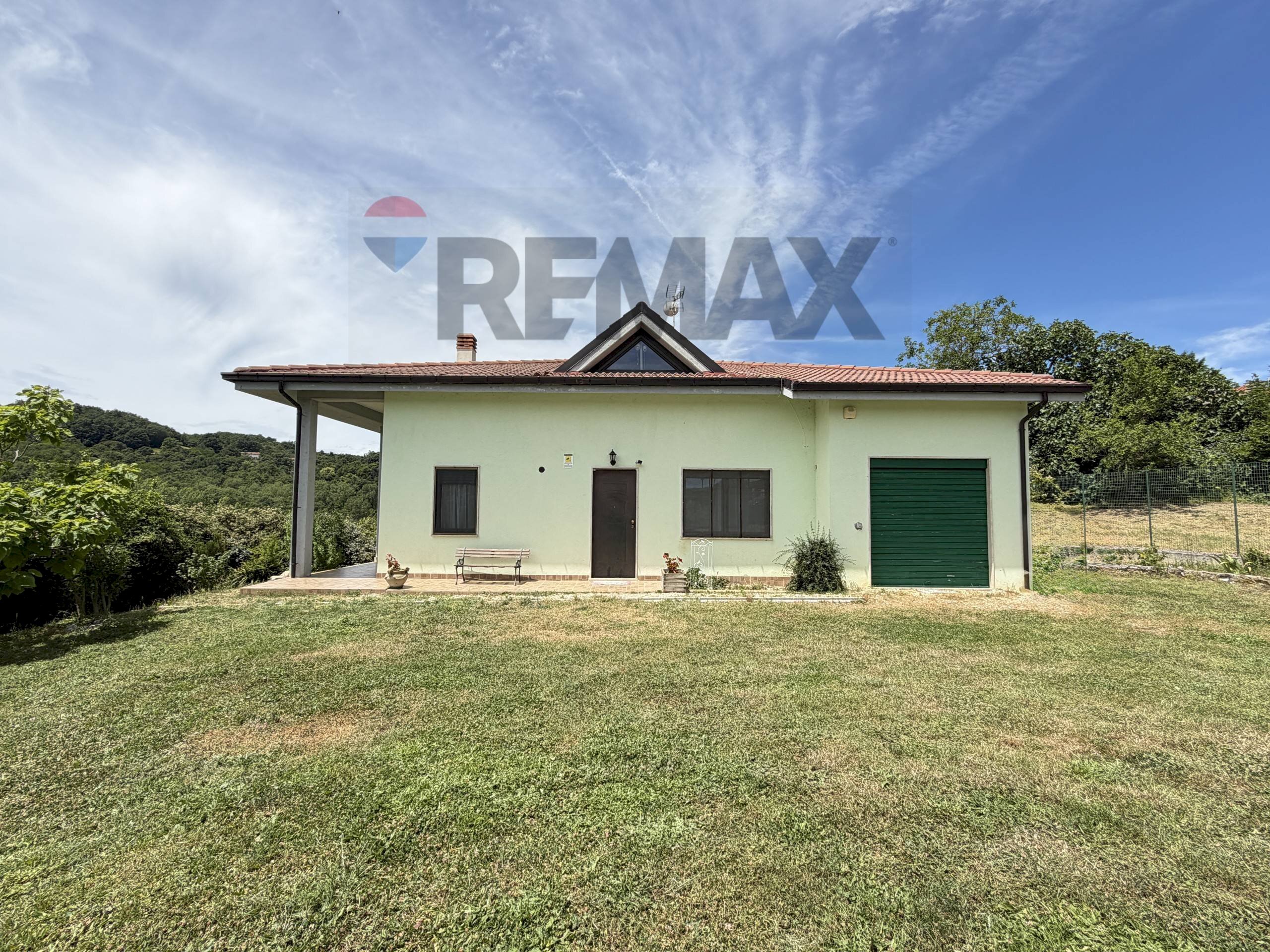 Casa all\'aperto - Villa contrada colle longo
 
45 F, Campobasso - photo 2