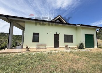 Casa all\'aperto - Villa contrada colle longo
 
45 F, Campobasso - photo 3