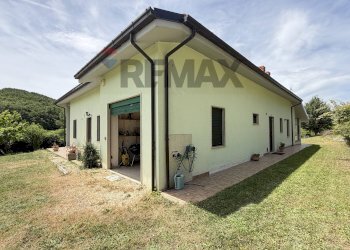 Casa all\'aperto - Villa contrada colle longo
 
45 F, Campobasso - photo 5