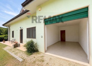 Casa all\'aperto - Villa contrada colle longo
 
45 F, Campobasso - photo 7