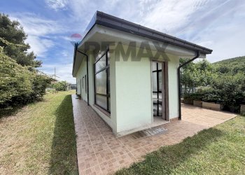Casa all\'aperto - Villa contrada colle longo
 
45 F, Campobasso - photo 18