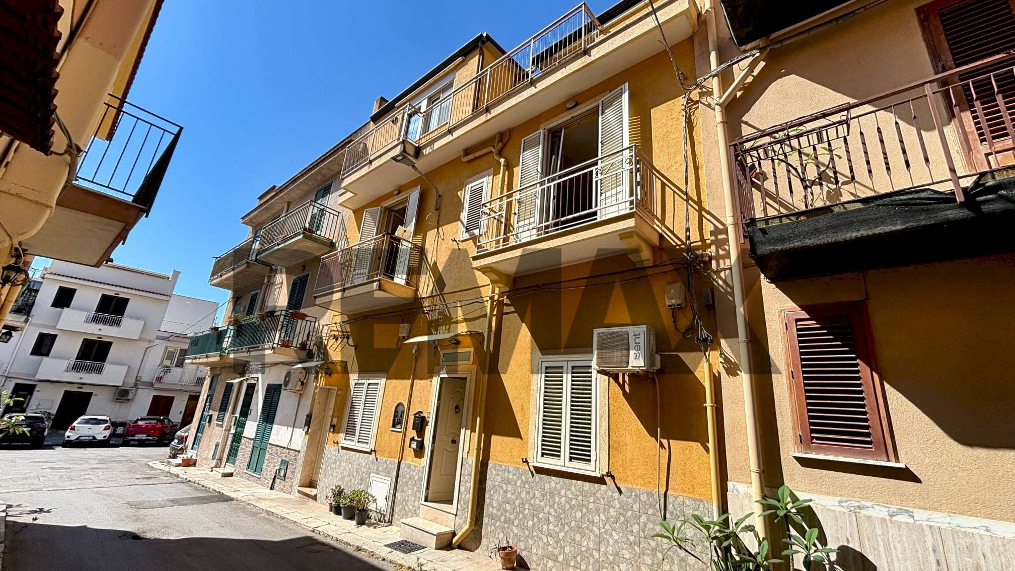Edificio all\'aperto - Three-room apartment piazza Del Bono
9, Palermo - photo 3