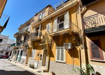 Edificio all\'aperto - Three-room apartment piazza  Del Bono
 
9, Palermo - photo 3