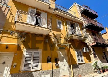 Edificio all\'aperto - Three-room apartment piazza  Del Bono
 
9, Palermo - photo 5