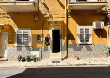 Edificio all\'aperto - Three-room apartment piazza  Del Bono
 
9, Palermo - photo 8