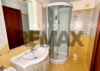 Bagno - Three-room apartment piazza  Del Bono
 
9, Palermo - photo 34