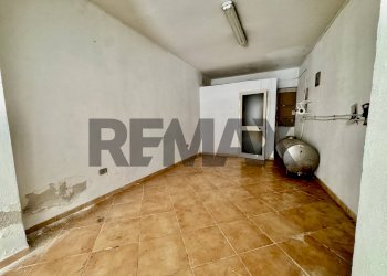 Stanza vuota - Warehouse Via Del Bosco
 
37, Palermo - photo 12