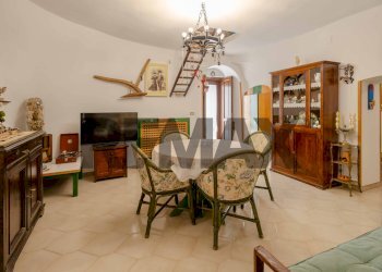 Sala da pranzo - Baita via Monte Sabotino
 
86/88, Alberobello - foto 6