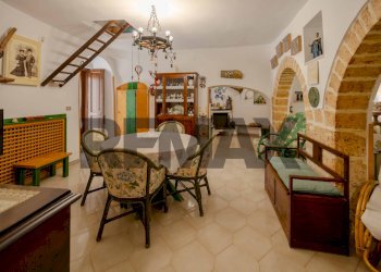 Sala da pranzo - Baita via Monte Sabotino
 
86/88, Alberobello - foto 7