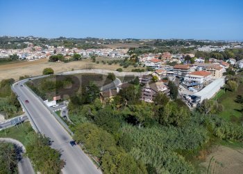 Edificio all\'aperto - Independent house via mare adriatico
 
22, Spoltore - photo 18