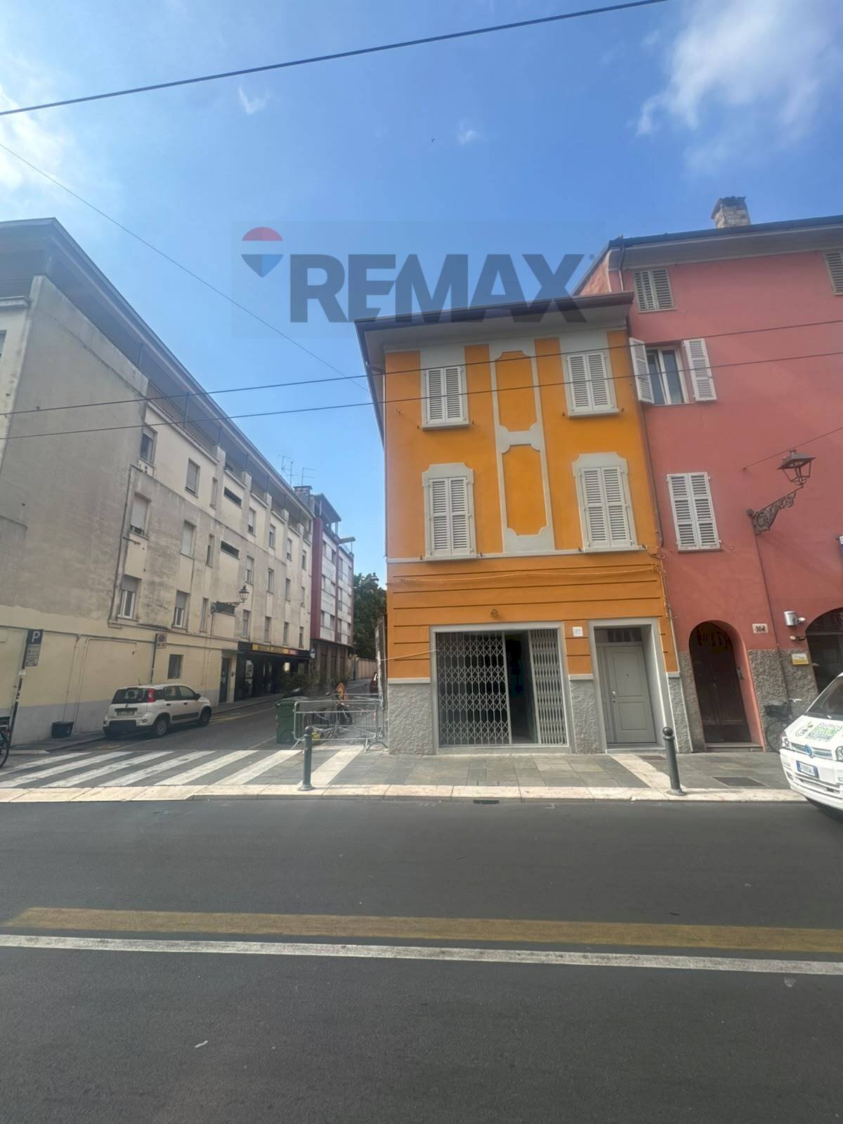 Edificio all\'aperto - Locale Commerciale Strada Massimo D'azeglio
112, Parma - foto 2