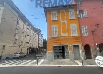 Edificio all\'aperto - Locale Commerciale Strada Massimo D'azeglio
112, Parma - foto 2