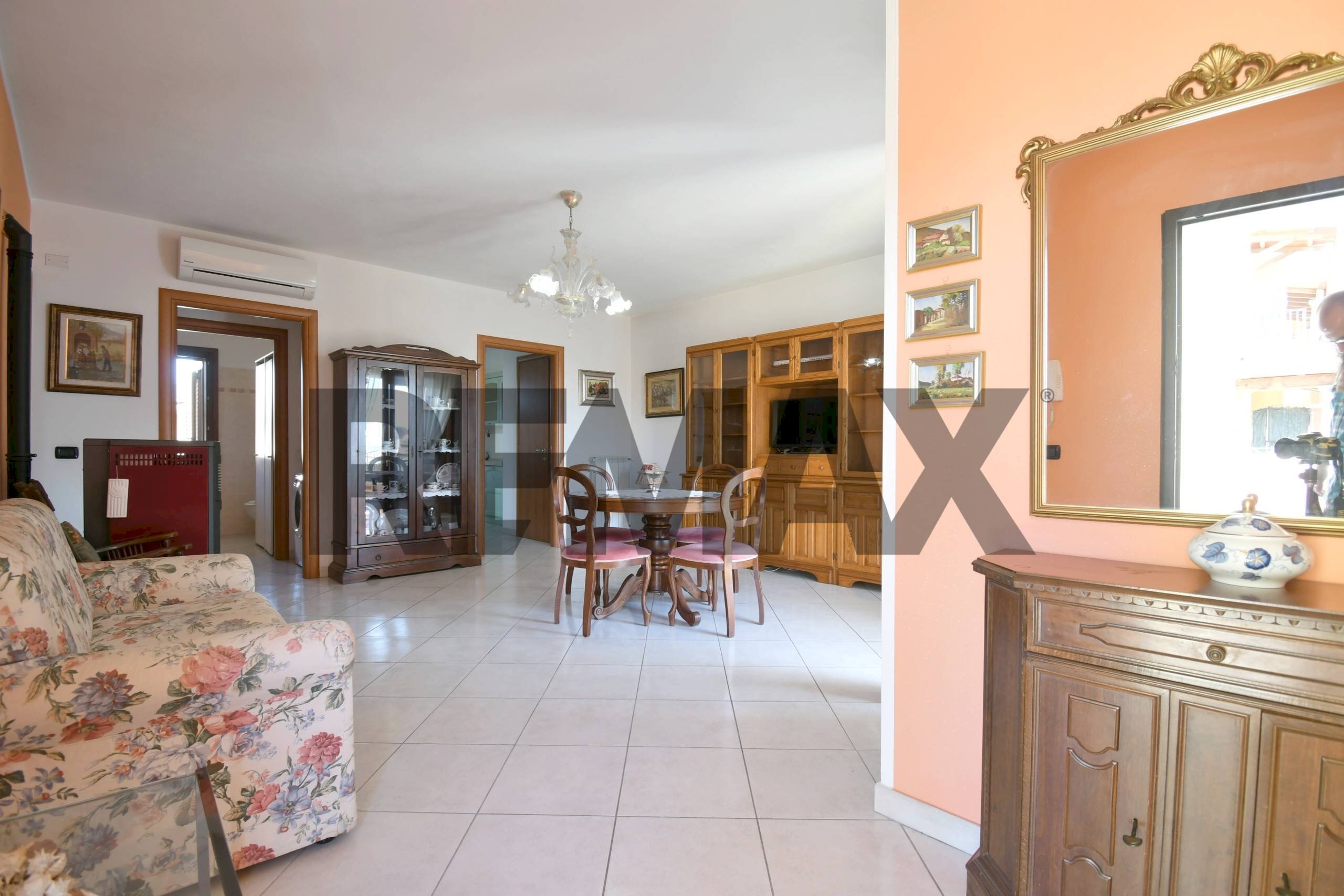 Sala da pranzo - Appartamento via Cagliari
 
3, Dolianova - foto 2