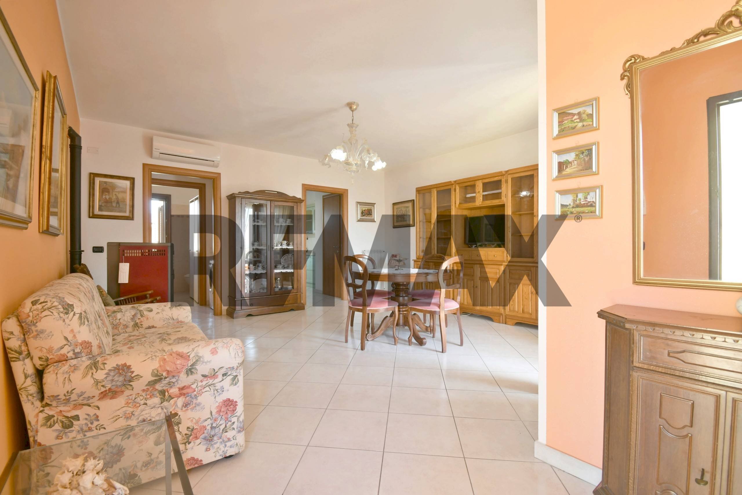 Sala da pranzo - Appartamento via Cagliari
 
3, Dolianova - foto 3