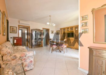 Sala da pranzo - Apartment via Cagliari
 
3, Dolianova - photo 3