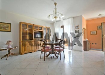 Sala da pranzo - Apartment via Cagliari
 
3, Dolianova - photo 5