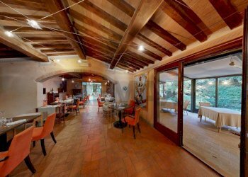 Sala da pranzo - Villa STRADA PROVINCIALE  MELOSA
 
157, Roccastrada - photo 101