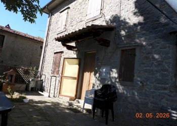 Foto 1 - Trilocale VIA DELLA ROCCA
 
2, Chiusi della Verna - foto 1