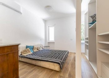 Camera da letto - Two-room apartment viale Cortina d'Ampezzo, 164, Roma - photo 9
