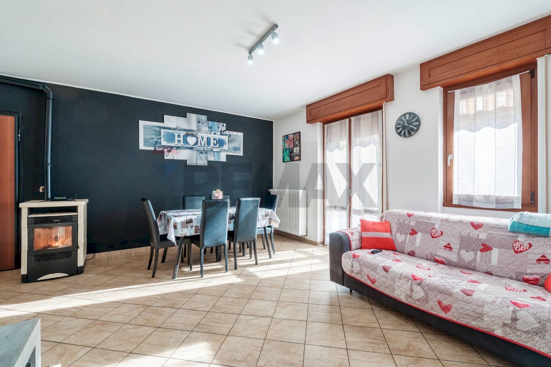 Sala da pranzo - Trilocale Via padile
 
11, Gardone Val Trompia - foto 2