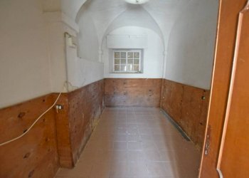Stanza non arredata - Negozio piazza della Concordia, 2, Mondovì - foto 9