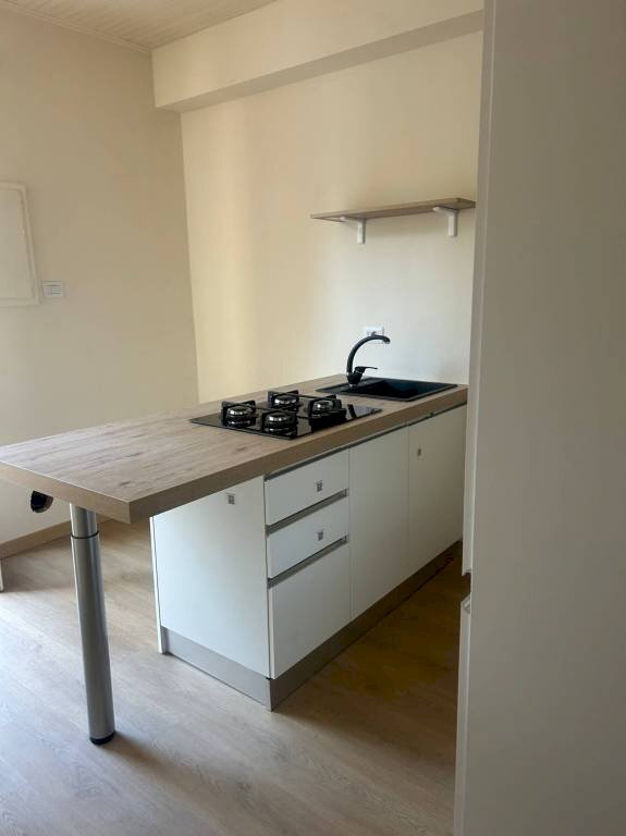 Cucina - Appartamento via Francesco Daverio, Varese - foto 2