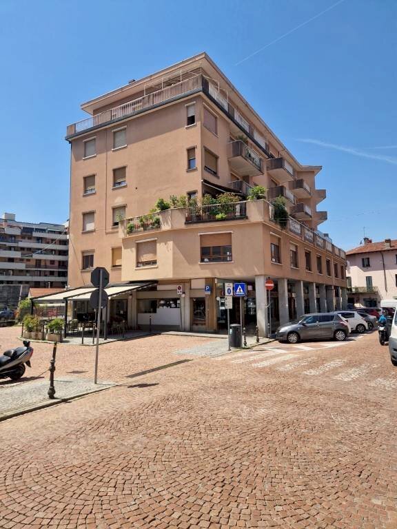 Zona - Trilocale piazza 26 Maggio, 14, Varese (zona Biumo Inferiore) - foto 2