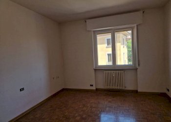 Camera da letto - Appartamento piazza 26 Maggio, 14, Varese (zona Biumo Inferiore) - foto 7