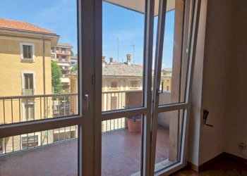 Veranda - Appartamento piazza 26 Maggio, 14, Varese (zona Biumo Inferiore) - foto 13