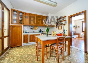 Cucina - Appartamento Via Vecchia del Picchianti
26, Livorno - foto 20