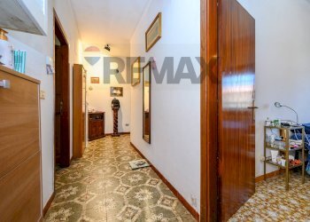 Hall / corridoio - Appartamento Via Vecchia del Picchianti
26, Livorno - foto 23