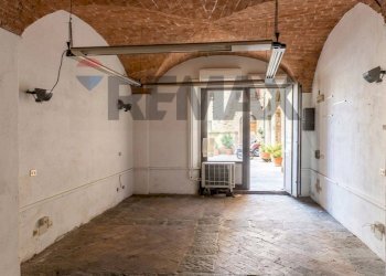 Stanza vuota - Commercial Premises Via Della Croce Rossa
 
9, Pisa - photo 1