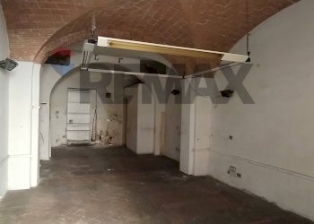 Parcheggio - Commercial Premises Via Della Croce Rossa
 
9, Pisa - photo 3