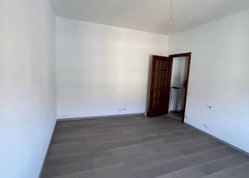 Camera da letto - Bilocale via Alfonso Capecelatro, Milano (zona San Siro) - foto 8
